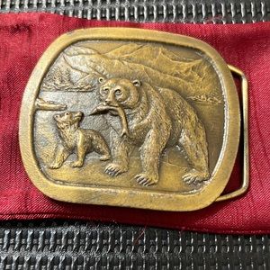Vintage 1976 Indiana Metal Craft Mom & Baby bear belt buckle.